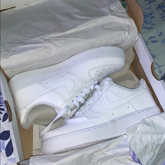 White Air Force 1 - Picture 4 of 4
